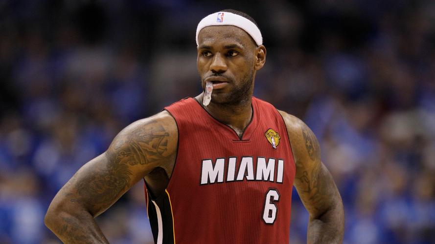 詹姆斯“死亡之瞳”，赛场上的致命光束！