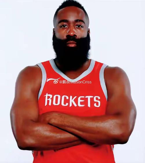 詹姆斯·哈登，球场上的“人气王”，女球迷心中的“篮球情人”