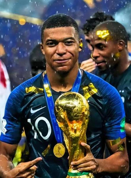 姆巴佩一夜刷爆三神迹：数据背后的进化密码