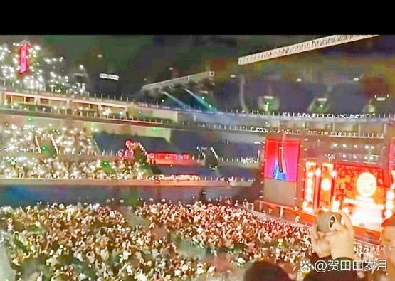 名记：斯坦福桥近2年还没有达40000观众的比赛，每场都有空座