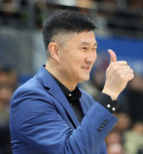 杜锋做出一个重要的决定，辞退广东队得分王！