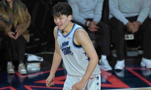 首轮战马刺！媒体人：杨瀚森没准有机会在季后赛里登场