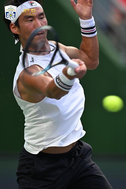 布云朝克特直落两盘击败沙里波夫，晋级ATP釜山挑战赛八强