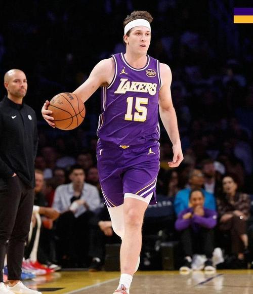 雷迪克“田忌赛马”收奇效，詹姆斯被批倚老卖老，火箭曝出好消息